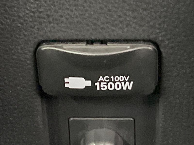 2022 Toyota Aqua 6AA-MXPK11 (UW-6a8d08c56d23a)[28]