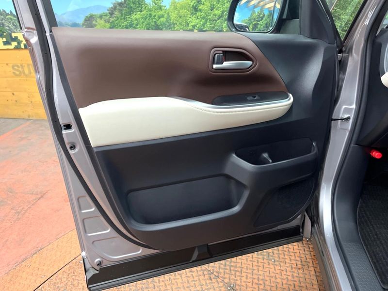 2023 Toyota Noah 6BA-MZRA90W (UW-6a8d08eed0bbf)[6]