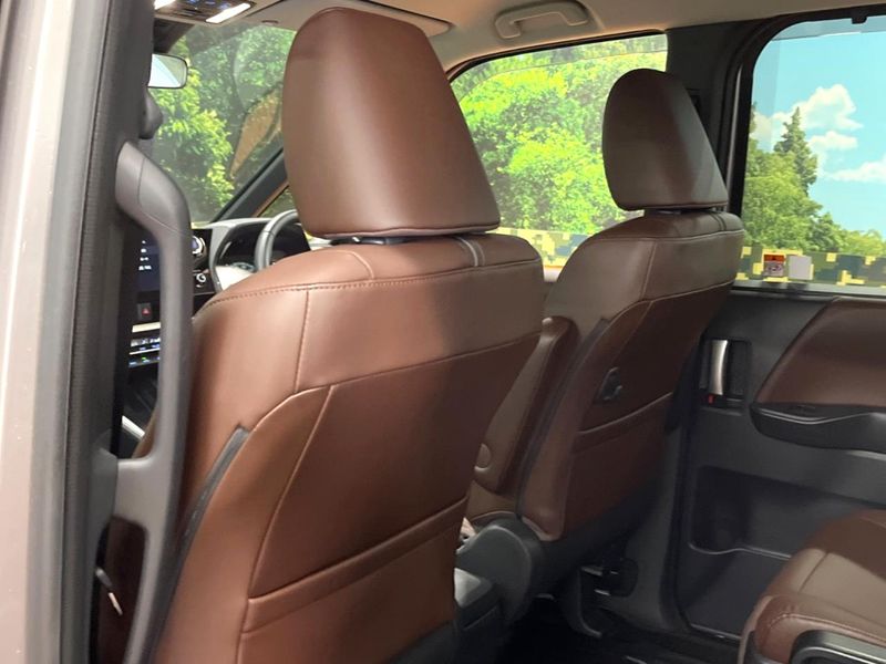2023 Toyota Noah 6BA-MZRA90W (UW-6a8d08eed0bbf)[7]