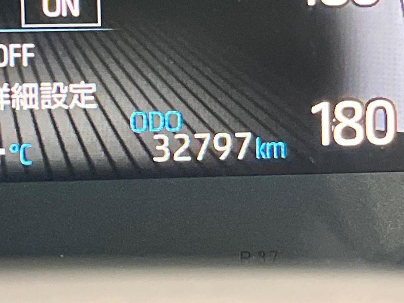 2023 Toyota Voxy 6BA-MZRA90W (UW-6a8d08f3e84cf)[2]