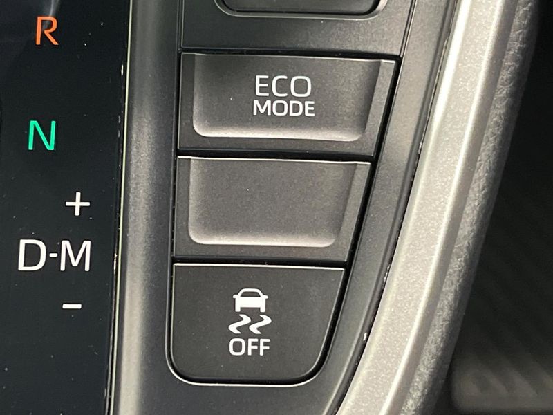 2023 Toyota Voxy 6BA-MZRA90W (UW-6a8d08f3e84cf)[15]