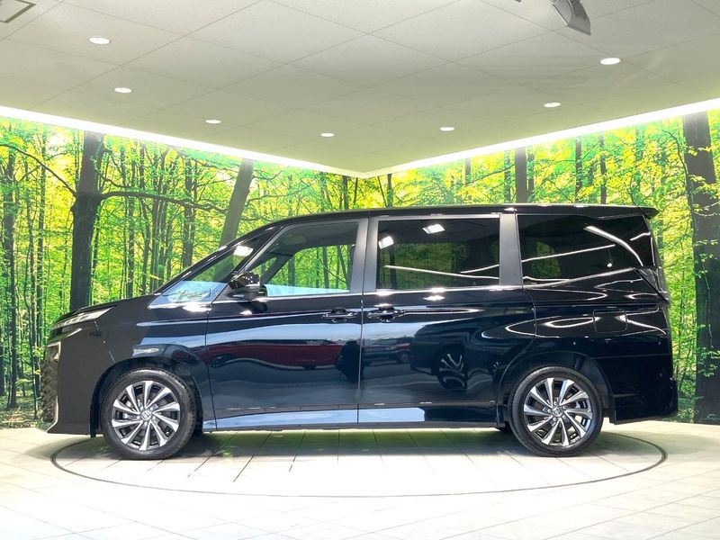 2023 Toyota Voxy 6BA-MZRA90W (UW-6a8d08f421a2d)[13]