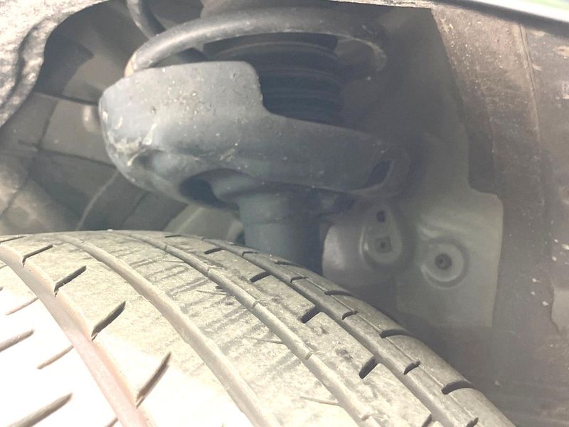2023 Toyota Voxy 6BA-MZRA90W (UW-6a8d08f421a2d)[5]