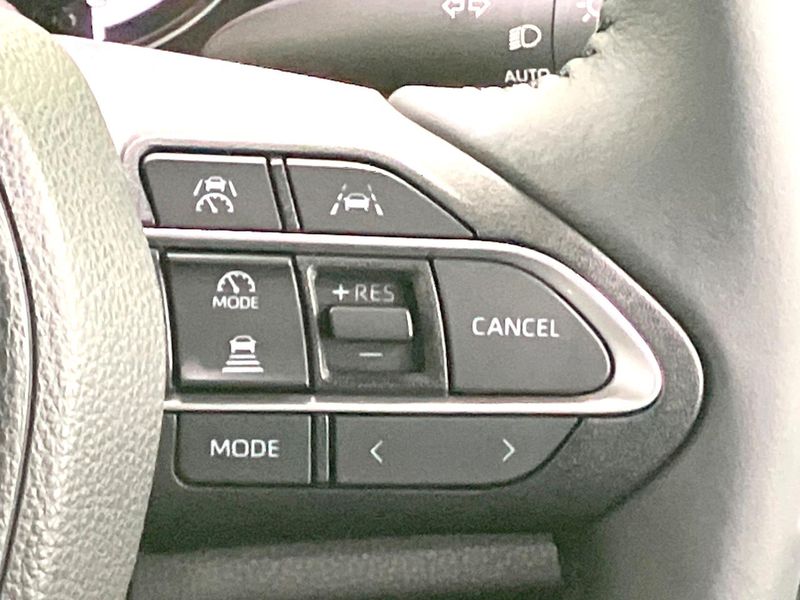 2023 Toyota Voxy 6BA-MZRA90W (UW-6a8d08f421a2d)[26]