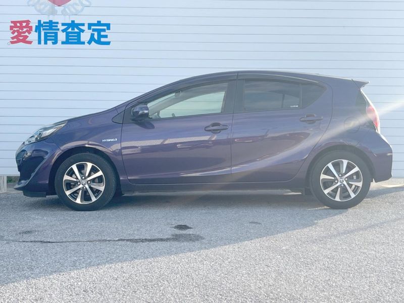 2017 Toyota Aqua DAA-NHP10 (UW-6a8d0908e5653)[5]