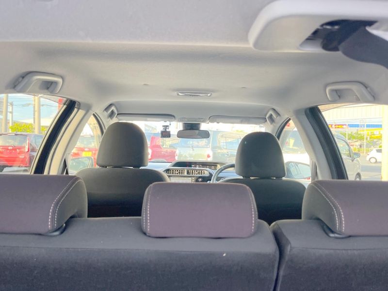 2017 Toyota Aqua DAA-NHP10 (UW-6a8d0908e5653)[27]