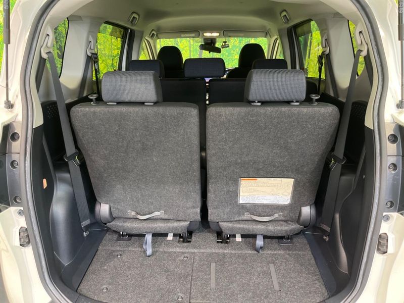 2015 Toyota Sienta DAA-NHP170G (UW-6a8d090ea2c36)[13]