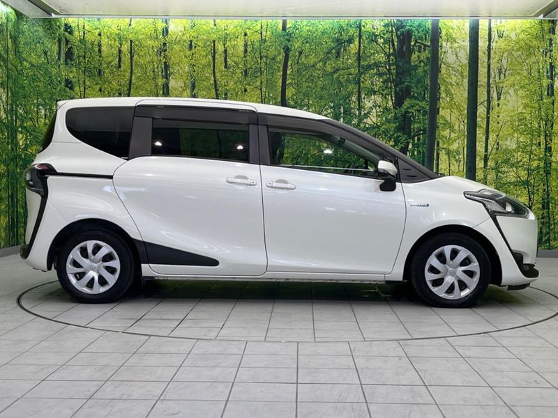 2015 Toyota Sienta DAA-NHP170G (UW-6a8d090ea2c36)[16]