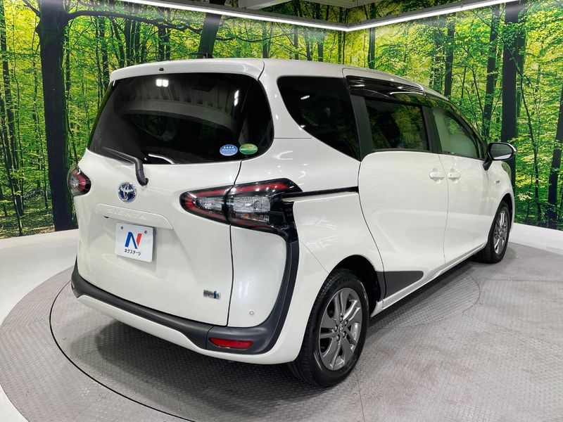 2018 Toyota Sienta DAA-NHP170G (UW-6a8d09105bb02)[18]