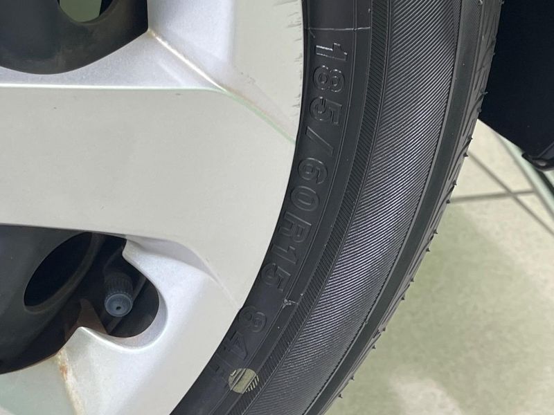 2015 Toyota Sienta DBA-NSP170G (UW-6a8d0915495c0)[24]