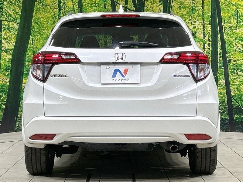 2016 Honda Vezel DAA-RU3 (UW-6a8d09380e397)[18]