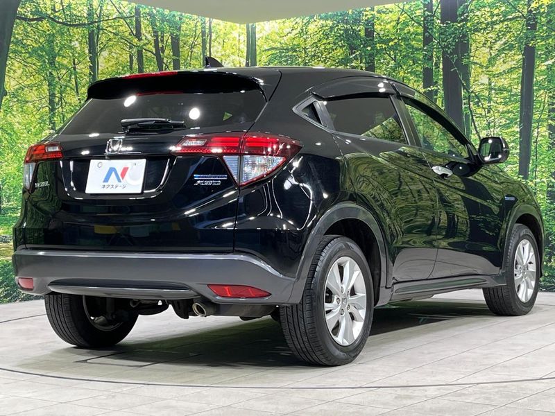 2017 Honda Vezel DAA-RU4 (UW-6a8d093b52c6d)[28]