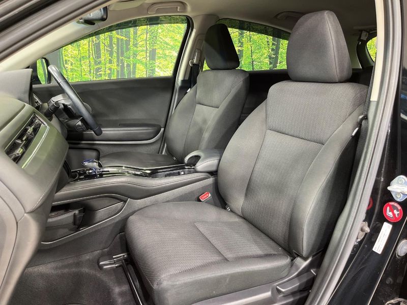 2017 Honda Vezel DAA-RU4 (UW-6a8d093b52c6d)[18]