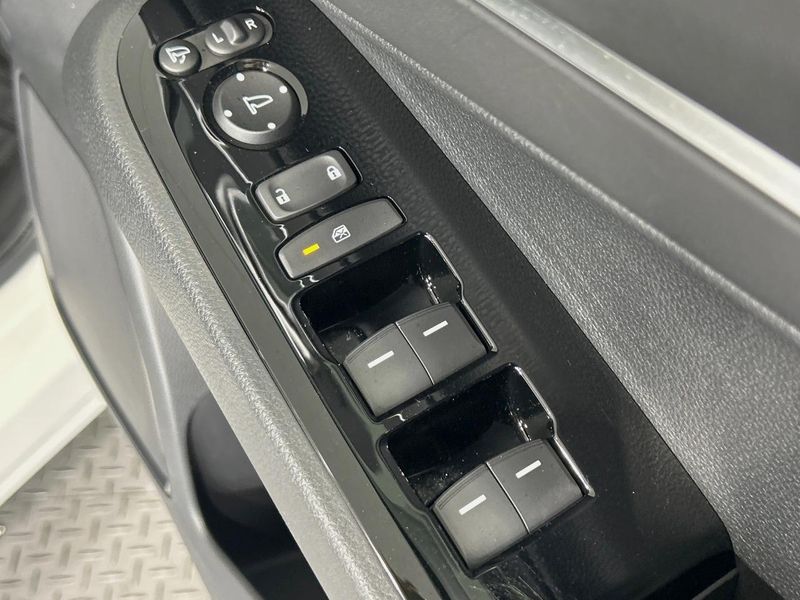 2021 Honda Vezel 6AA-RV5 (UW-6a8d093fa0d5b)[26]
