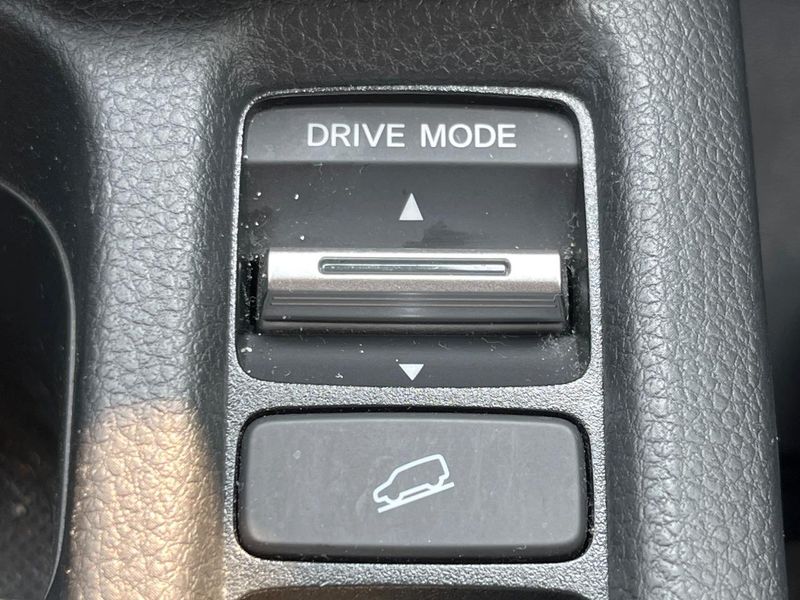 2023 Honda Vezel 6AA-RV5 (UW-6a8d0942b5717)[17]