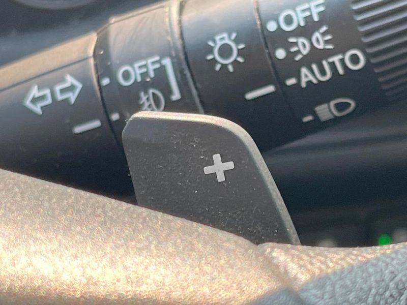 2023 Honda Vezel 6AA-RV5 (UW-6a8d0942b5717)[10]