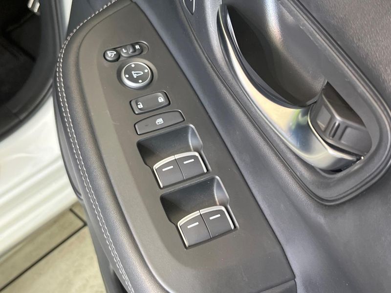 2024 Honda ZR-V 6AA-RZ4 (UW-6a8d094cc74d2)[29]