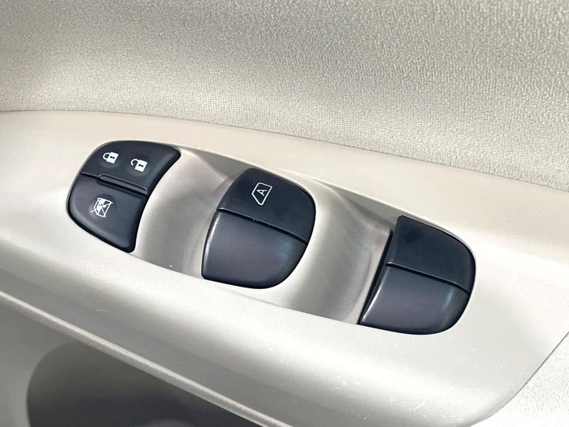 2014 Nissan SYLPHY DBA-TB17 (UW-6a8d096ccde07)[25]