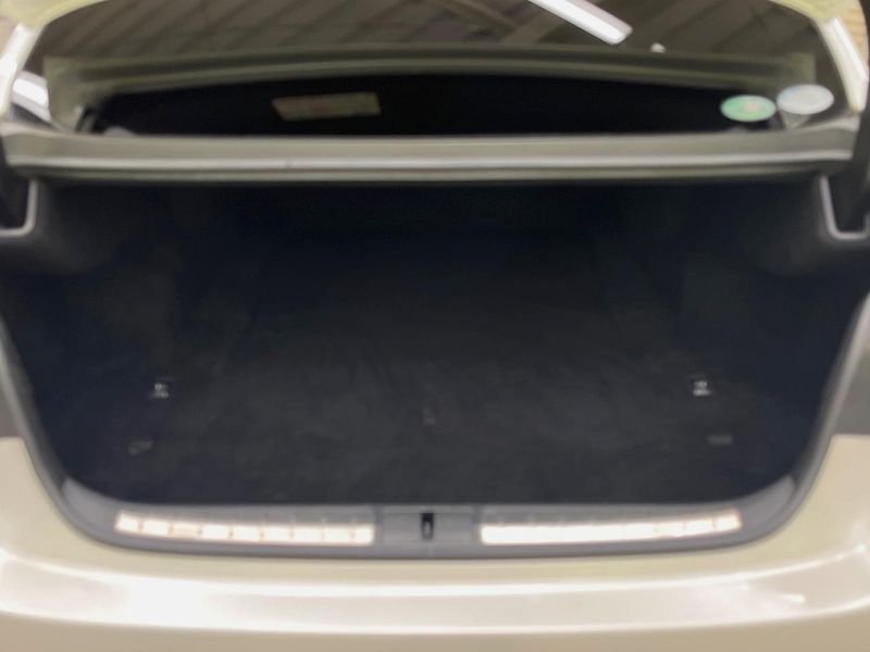 2018 Lexus LS DBA-VXFA50 (UW-6a8d098fb83f5)[23]