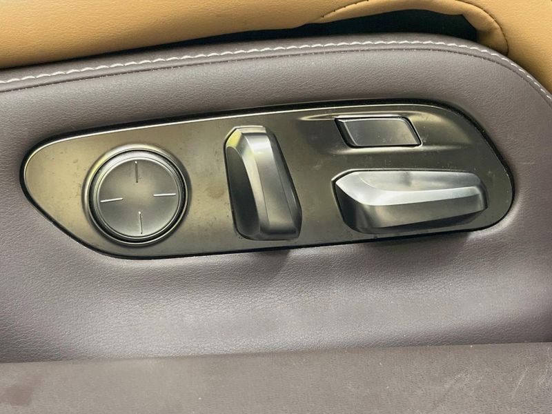 2018 Lexus LS DBA-VXFA50 (UW-6a8d098fb83f5)[16]