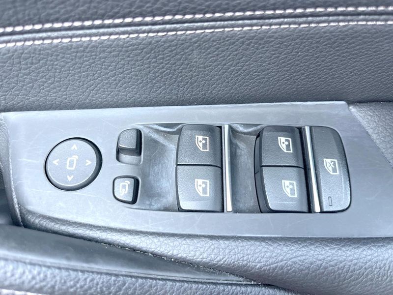 2018 BMW 5 Series LDA-JC20 (UW-6a8d099b3085f)[26]