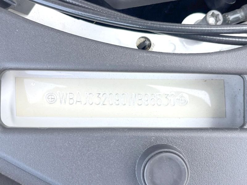 2018 BMW 5 Series LDA-JC20 (UW-6a8d099b3085f)[1]