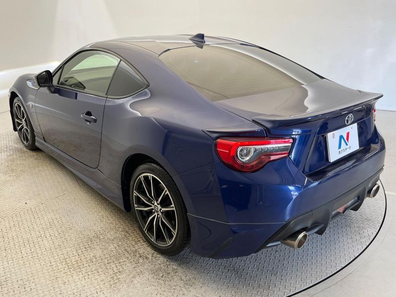 2017 Toyota 86 DBA-ZN6 (UW-6a8d09beaf43a)[29]