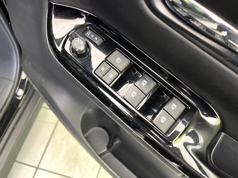 2019 Toyota Noah DBA-ZRR80W (UW-6a8d09ce5d692)[26]
