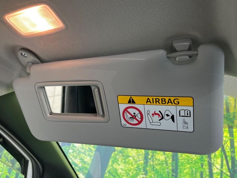 2015 Toyota Noah DBA-ZRR85W (UW-6a8d09d3836f1)[7]