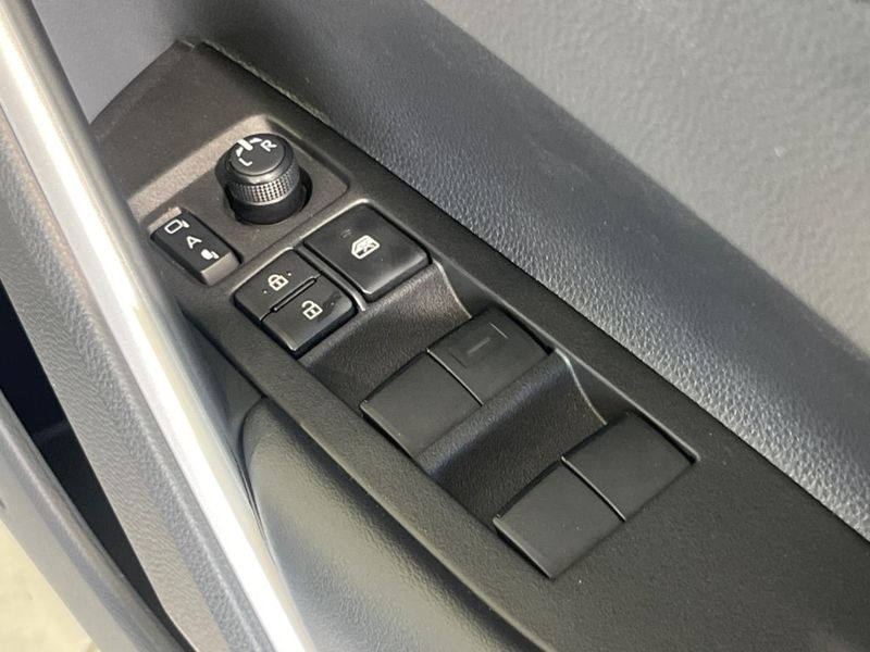 2025 Toyota Corolla Cross 6AA-ZVG13 (UW-6a8d09e0b2557)[22]