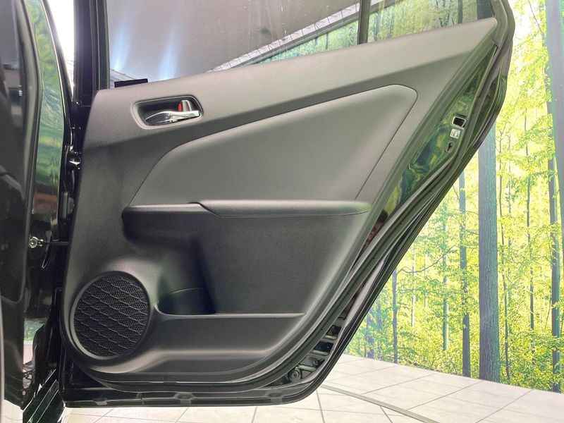 2018 Toyota Prius DAA-ZVW50 (UW-6a8d09ef60f98)[13]