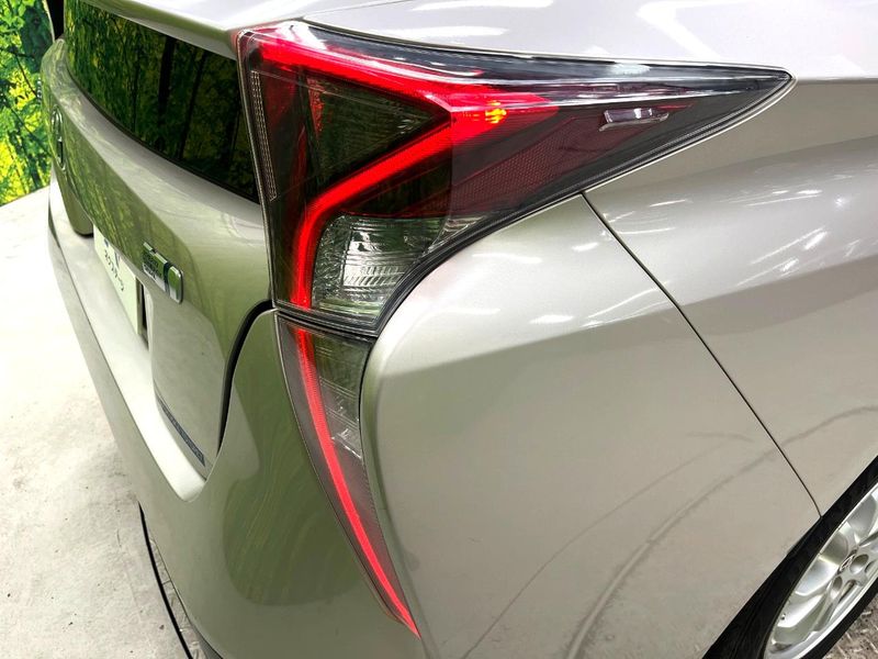 2016 Toyota Prius DAA-ZVW50 (UW-6a8d09efedbe9)[19]