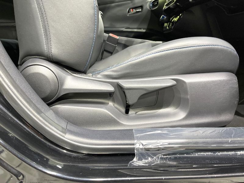 2019 Toyota Prius DAA-ZVW51 (UW-6a8d09f381f39)[18]