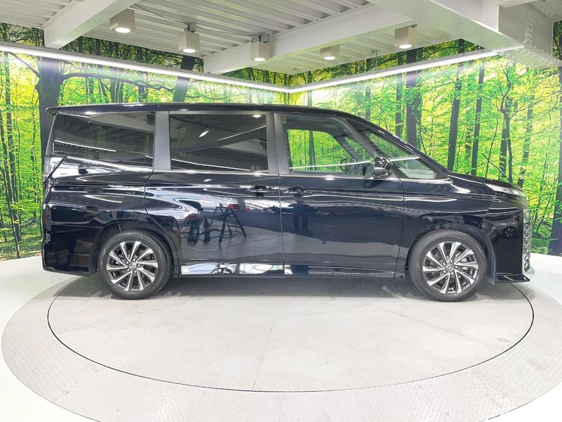2023 Toyota Voxy 6AA-ZWR90W (UW-6a8d0a0db79eb)[16]