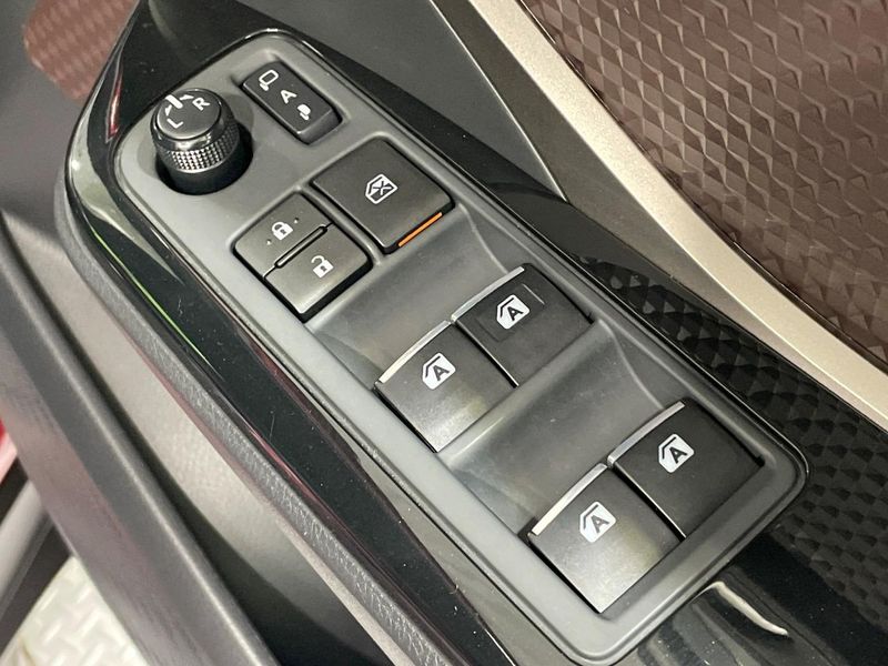 2017 Toyota C-HR DAA-ZYX10 (UW-6a8d0a187193c)[14]