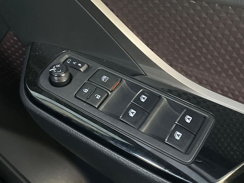2018 Toyota C-HR DAA-ZYX10 (UW-6a8d0a1adc9e5)[17]