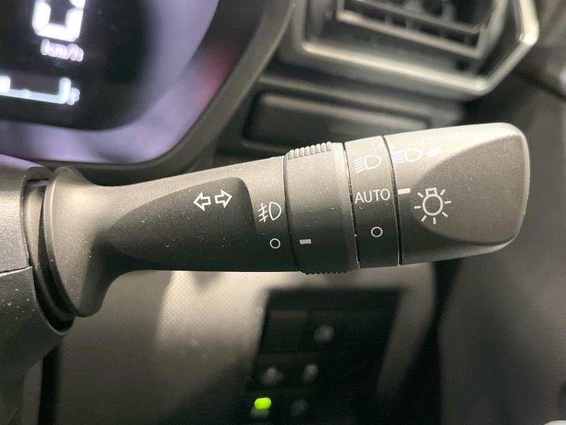 2020 Toyota Raize 5BA-A200A (UW-6a8e576ee8f90)[23]