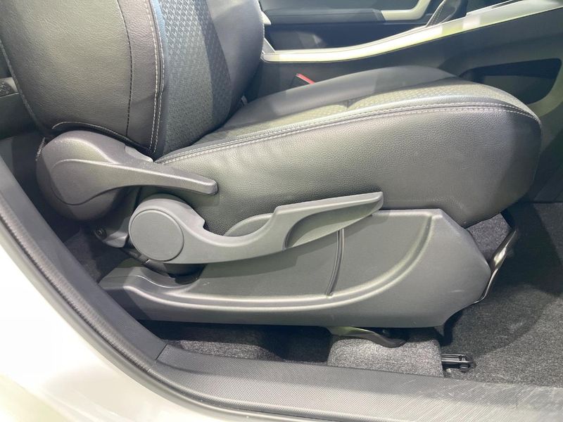 2025 Daihatsu Rocky 5AA-A202S (UW-6a8e578360aa6)[25]