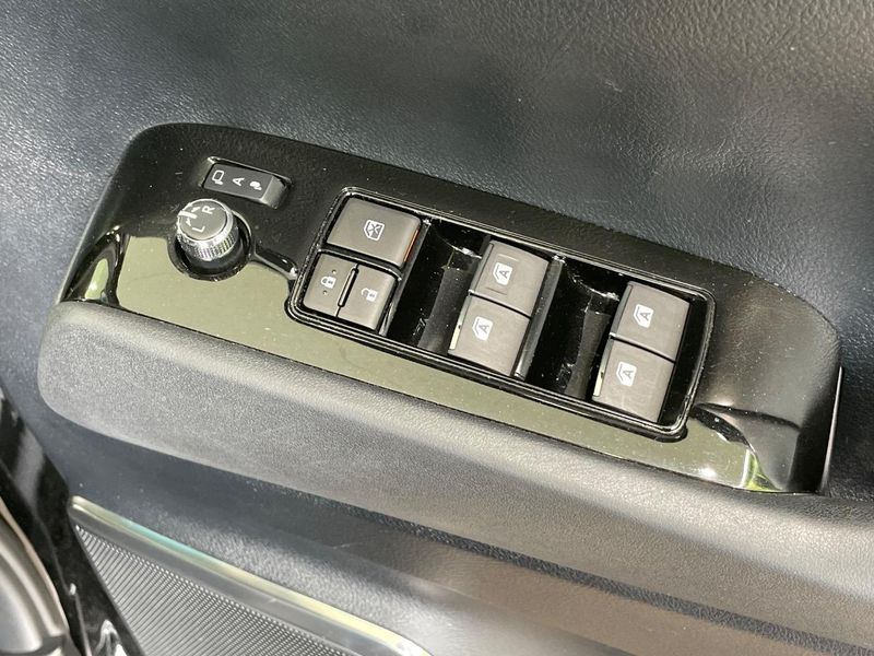 2015 Toyota Alphard DBA-AGH30W (UW-6a8e579a2c59b)[18]