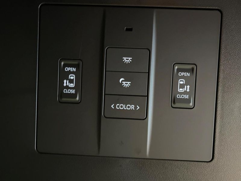 2023 Toyota Alphard 3BA-AGH40W (UW-6a8e57b3b7090)[17]