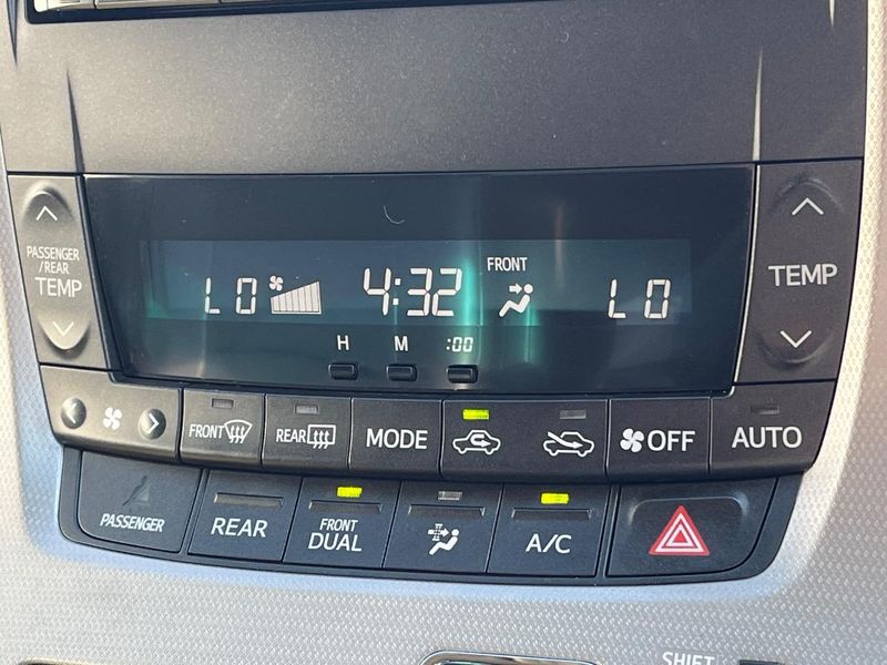2011 Toyota Vellfire DBA-ANH20W (UW-6a8e57be1c3dd)[18]