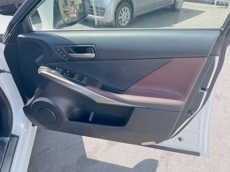 2020 Lexus IS DAA-AVE35 (UW-6a8e57c3cf948)[7]