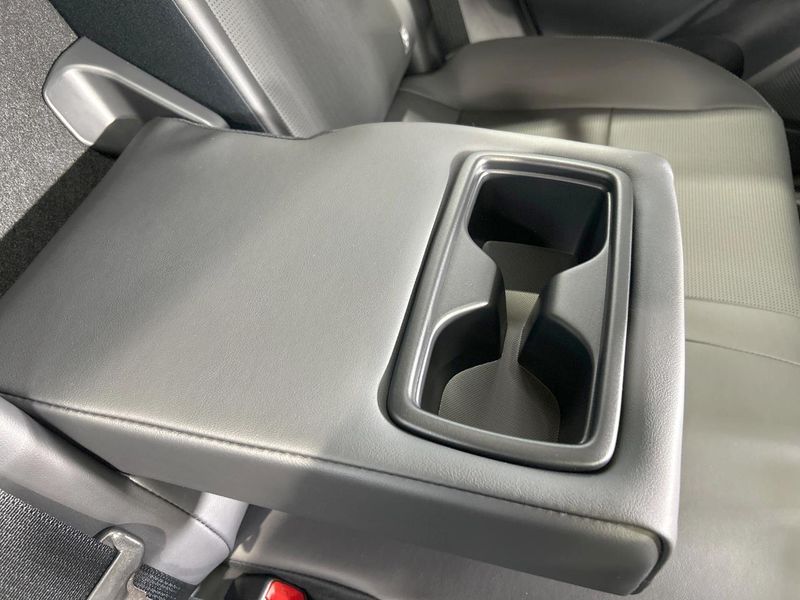 2026 Toyota RAV4 6AA-AXAN64 (UW-6a8e57cd90492)[23]
