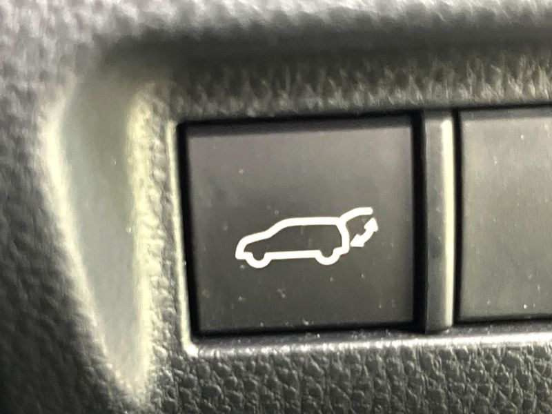2024 Toyota Harrier Hybrid 6AA-AXUH80 (UW-6a8e57d79fb91)[11]