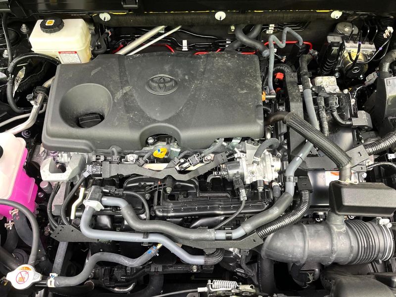 2024 Toyota Harrier Hybrid 6AA-AXUH80 (UW-6a8e57d79fb91)[5]