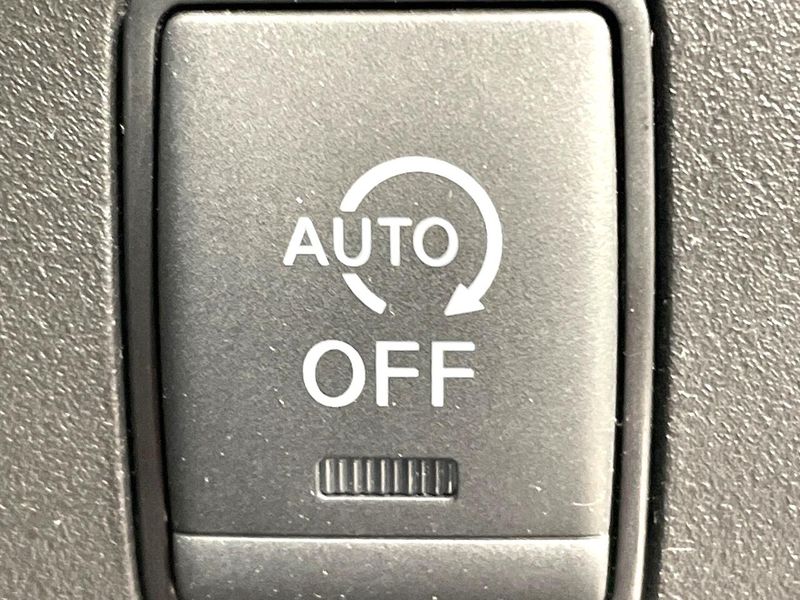 2018 Nissan Note DBA-E12 (UW-6a8e584b34905)[9]