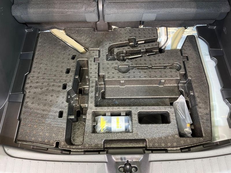 2021 Nissan Note 6AA-E13 (UW-6a8e584c68dd8)[23]
