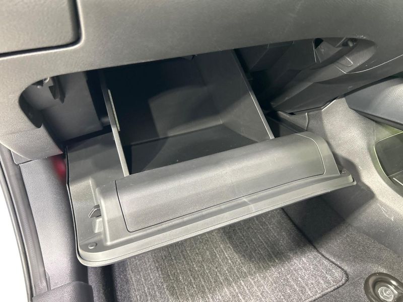 2021 Nissan Note 6AA-E13 (UW-6a8e584d6881b)[4]