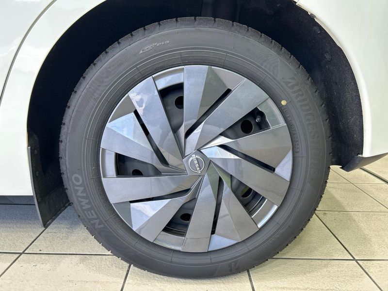 2021 Nissan Note 6AA-E13 (UW-6a8e584d6881b)[16]