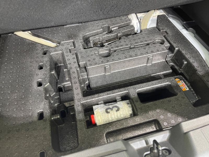 2021 Nissan Aura 6AA-FE13 (UW-6a8e5856599d6)[24]